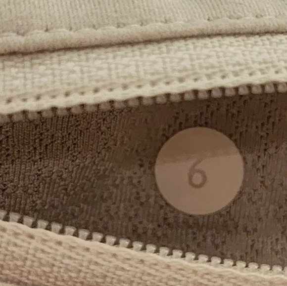 Lululemon - Picture 4 of 4